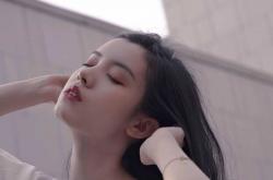 开云体育平台APP-加勒比闪电劈开欧洲红魔—那个夜晚，世界记住了阿克的名字