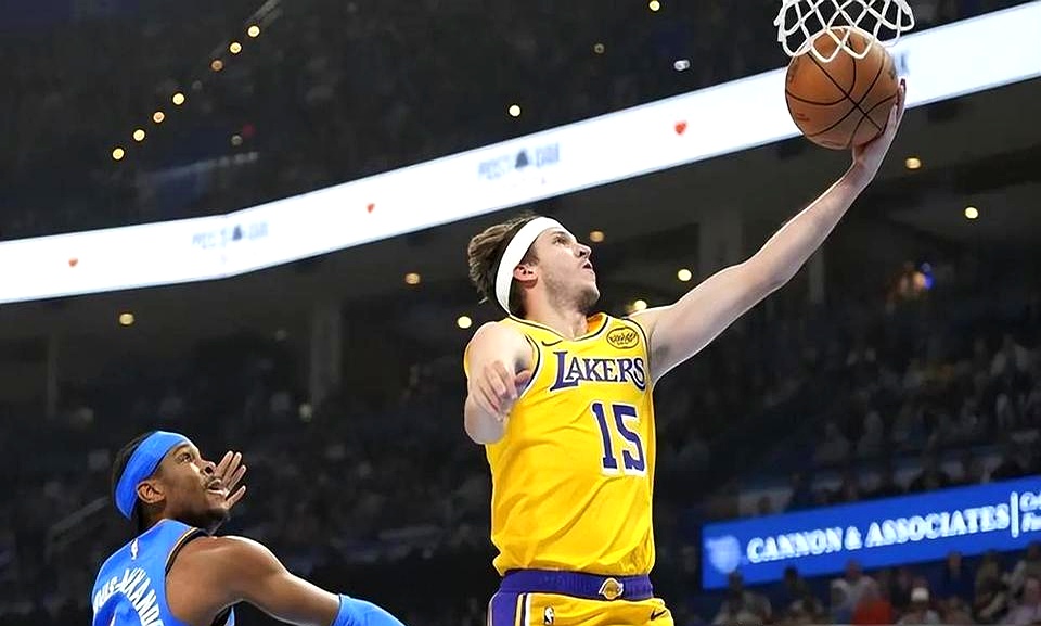 希腊男篮鏖战湖人B队，恩比德完成帽子戏法