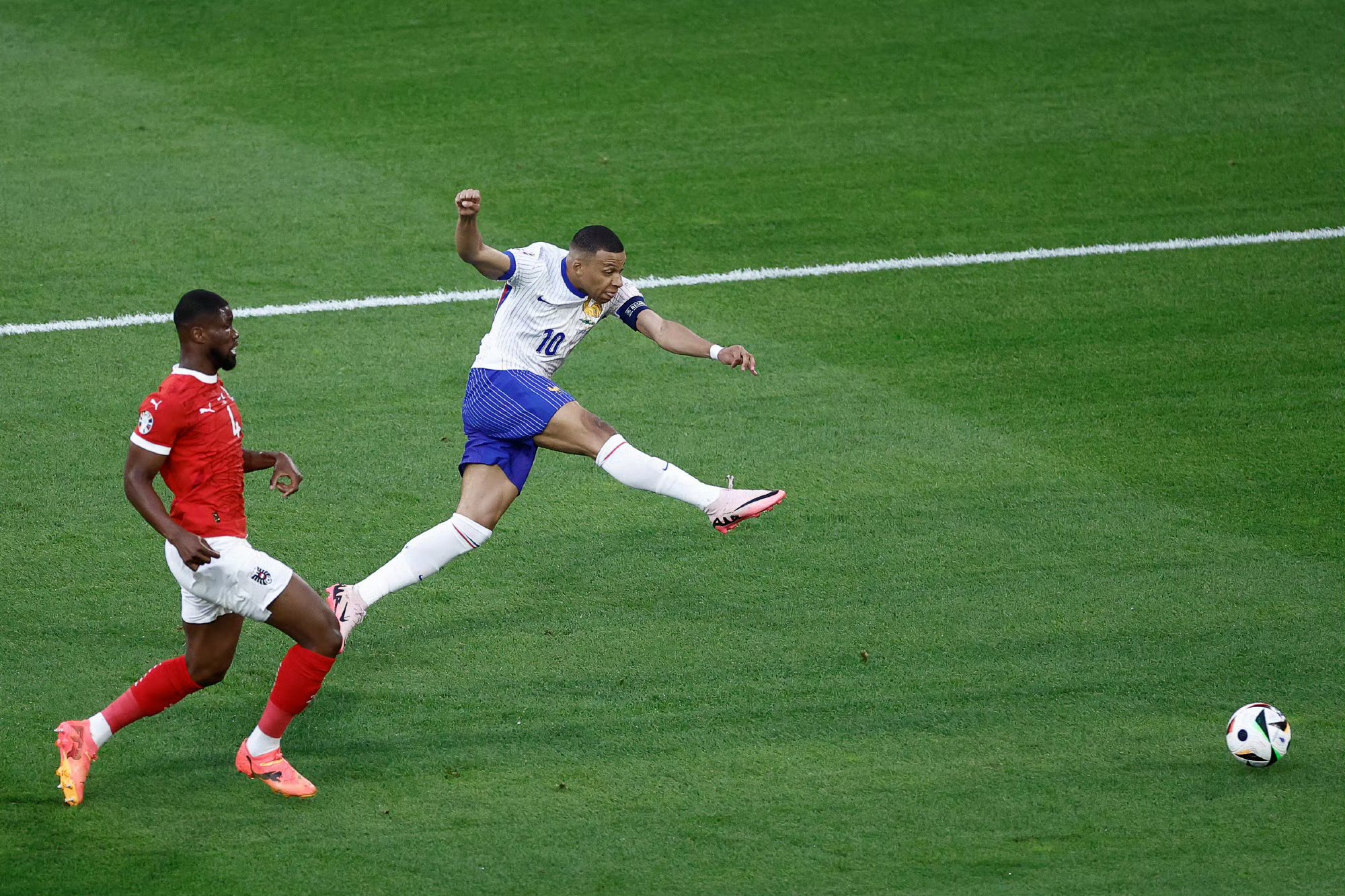 克罗地亚爆冷瑞士，姆巴佩制霸全场