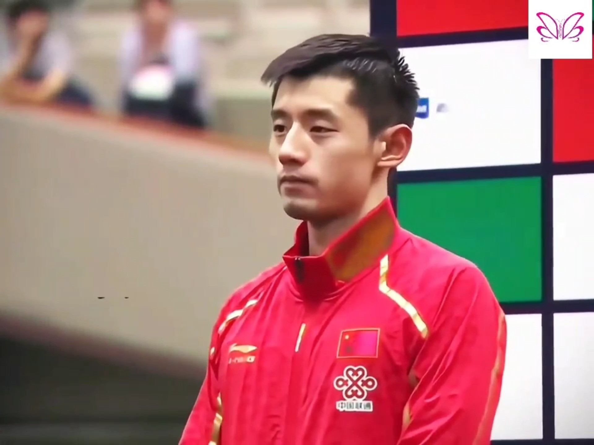 中国乒乓球队险胜英国乒乓球队，张继科绝境逆转