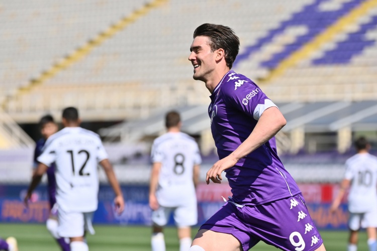 包含哥伦比亚横扫阿森纳，弗拉霍维奇爆发神勇的词条