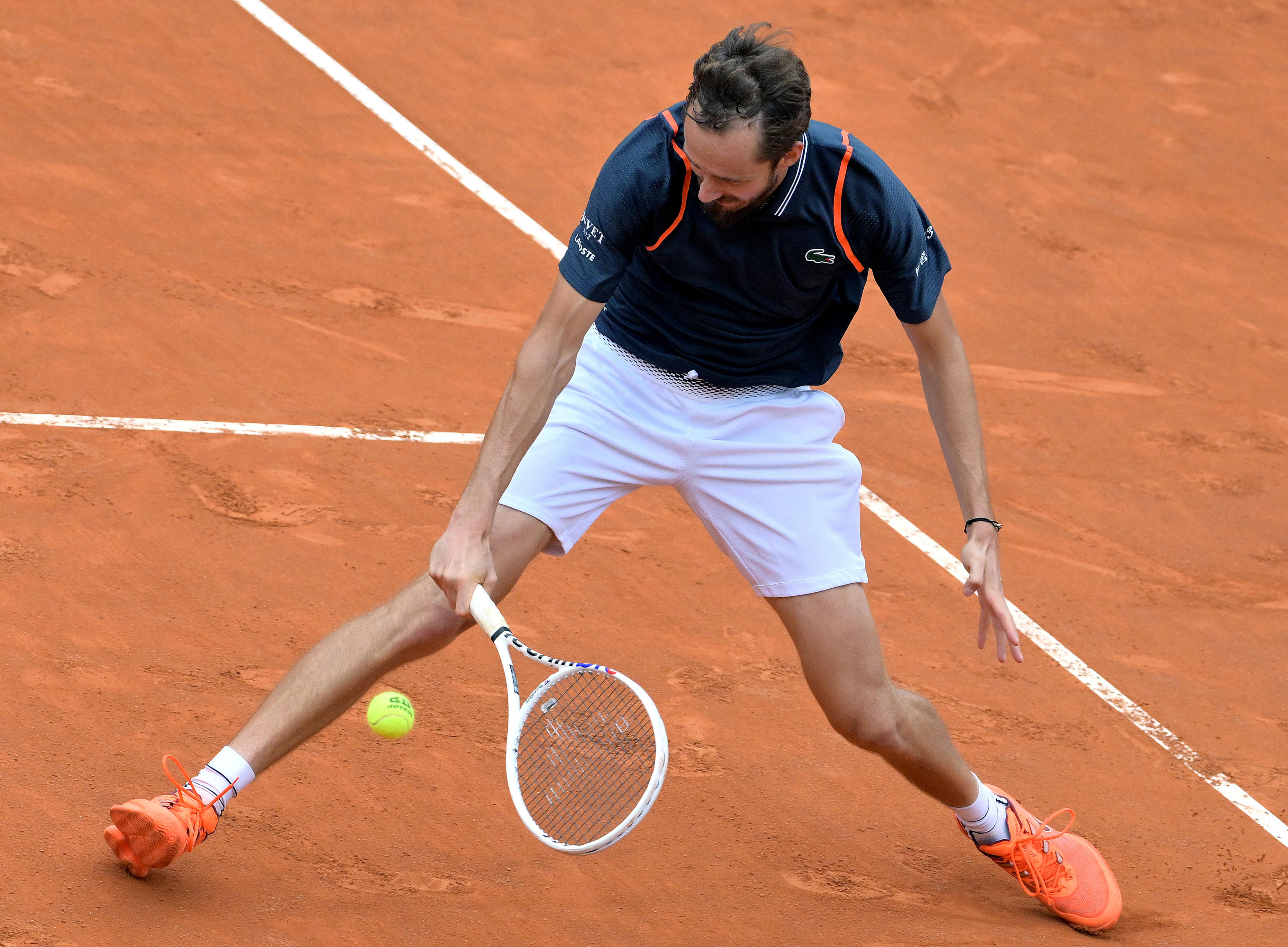 意大利网球队翻盘欧洲网球队，梅德韦杰夫高光表现的简单介绍