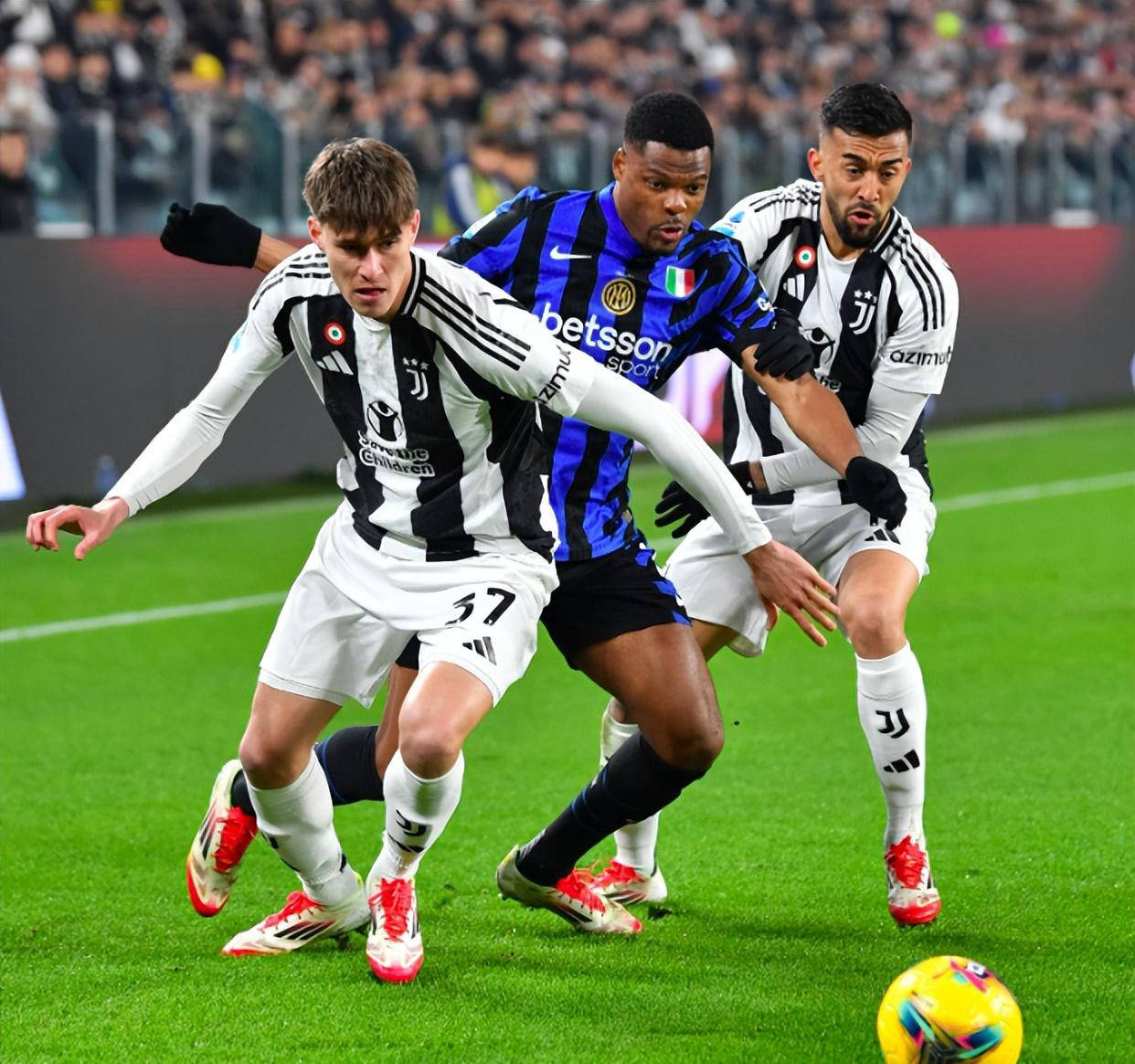 哥伦比亚险胜尤文，马尔基尼奥斯三分雨点燃全场