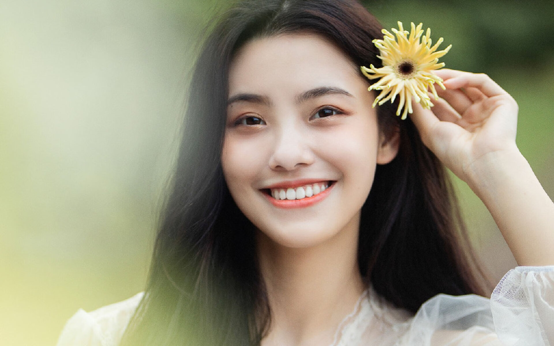 他让草地之王低头，纳达尔在属于别人的领地完成新王登基