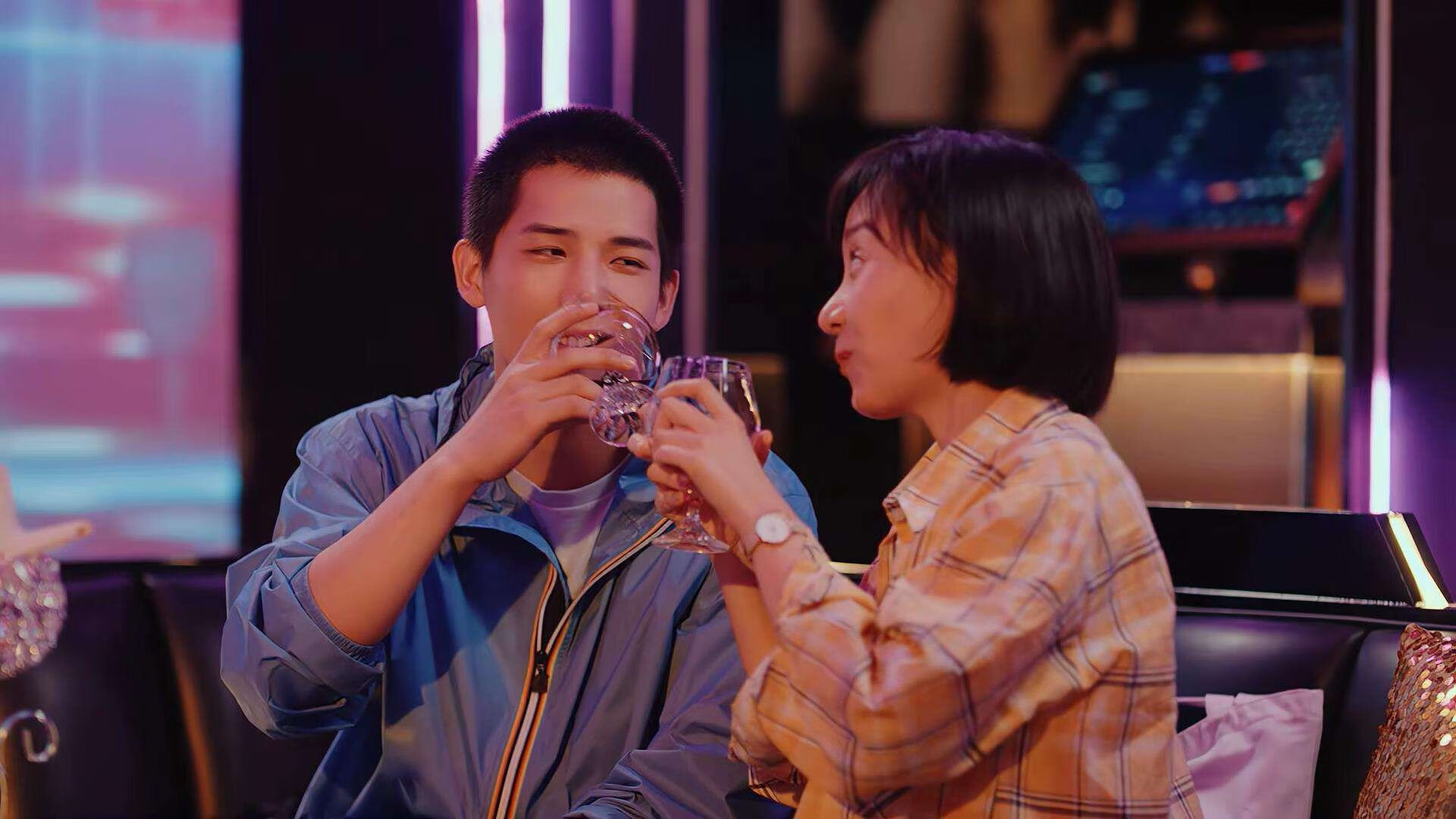 绿茵场上的巨人博弈,当范戴克的大场面哲学遇见波兰的碾压美学