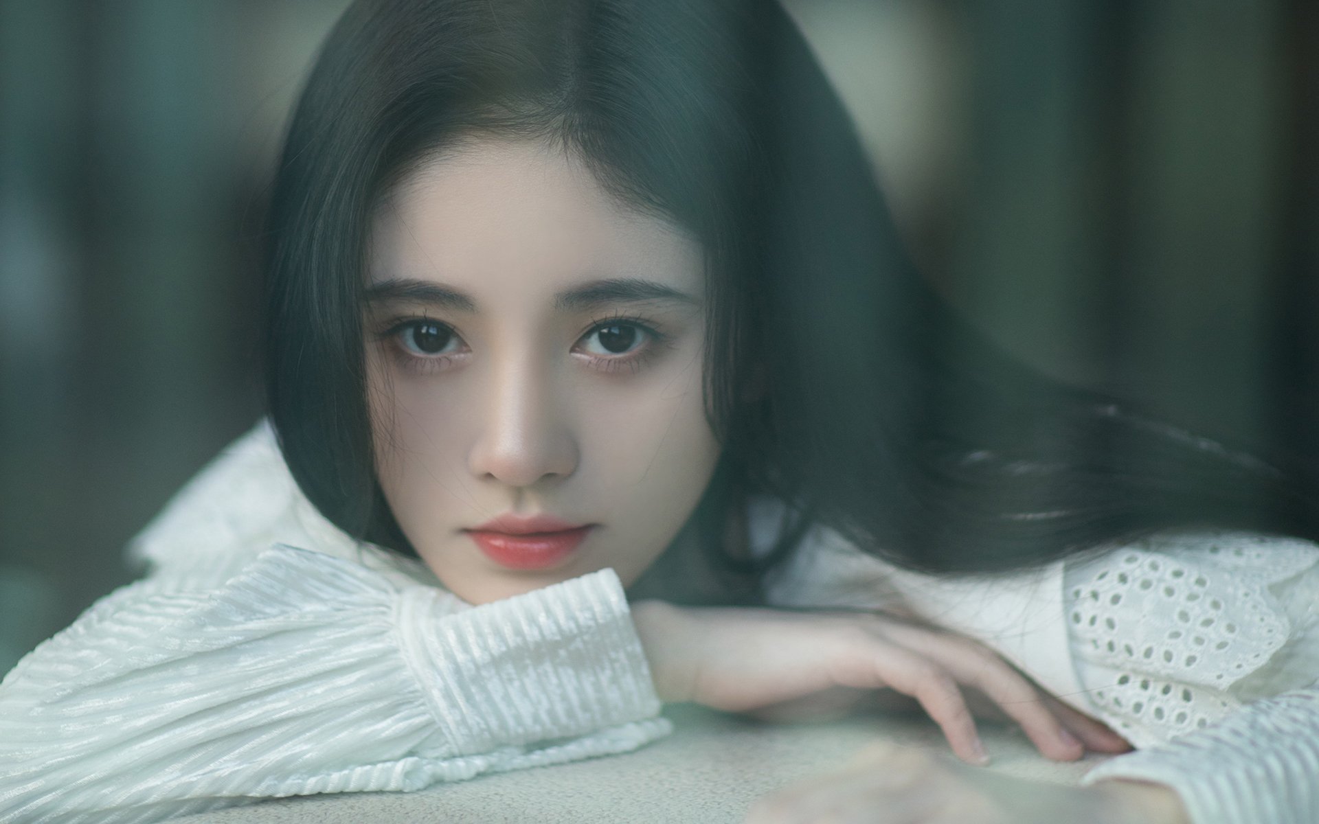 绿茵场与硬木地，德甲争冠焦点战与湖人制霸火箭的激情对话