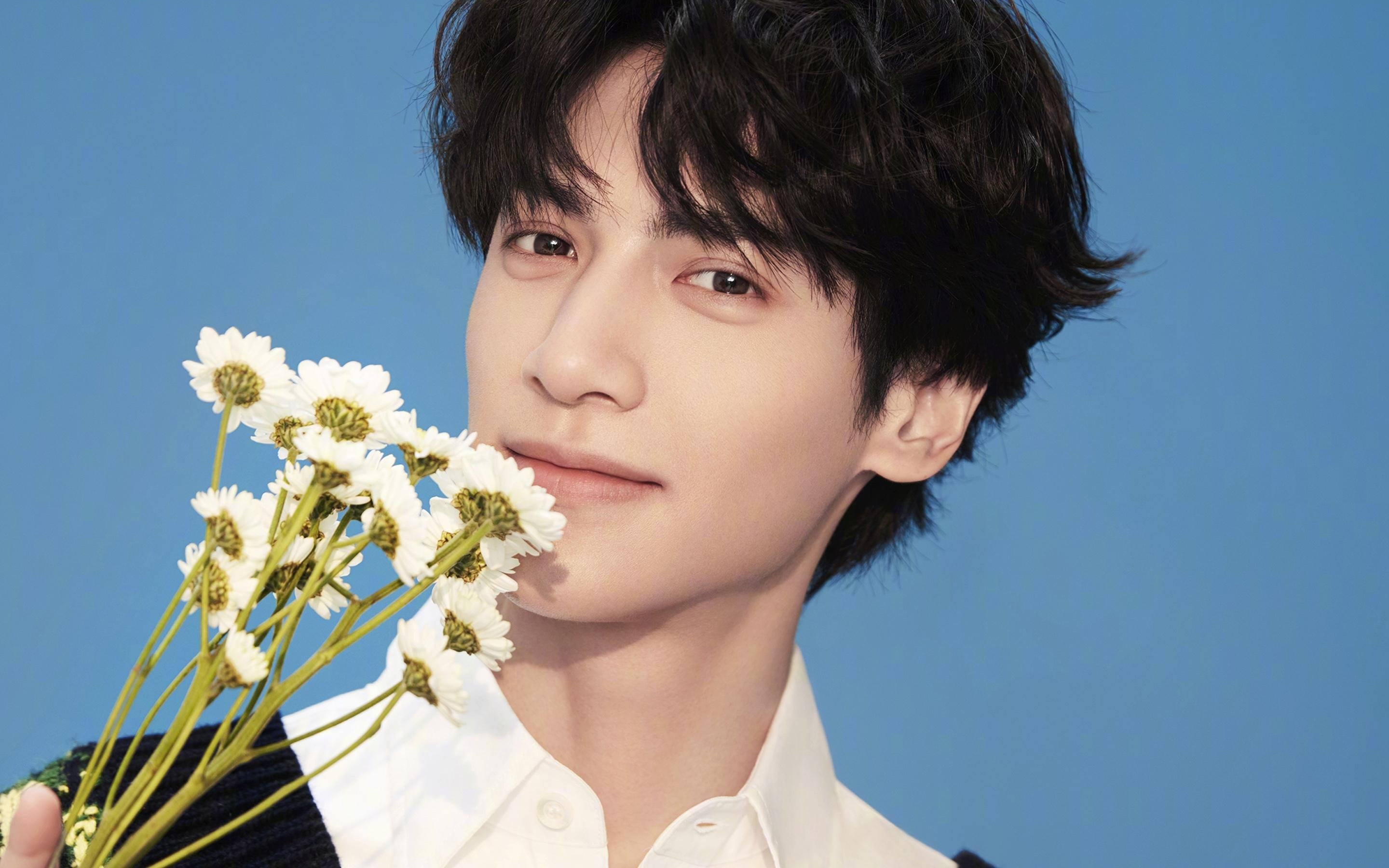 黑暗中的橙色闪电，范弗利特如何将街道赛之夜铸成个人传奇